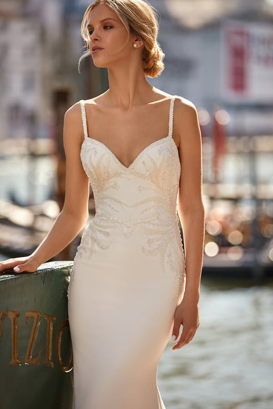 Simple Sheath Wedding Dress for Brides Appliques Sequined Sleeveless Spaghetti Straps Bridal Dress