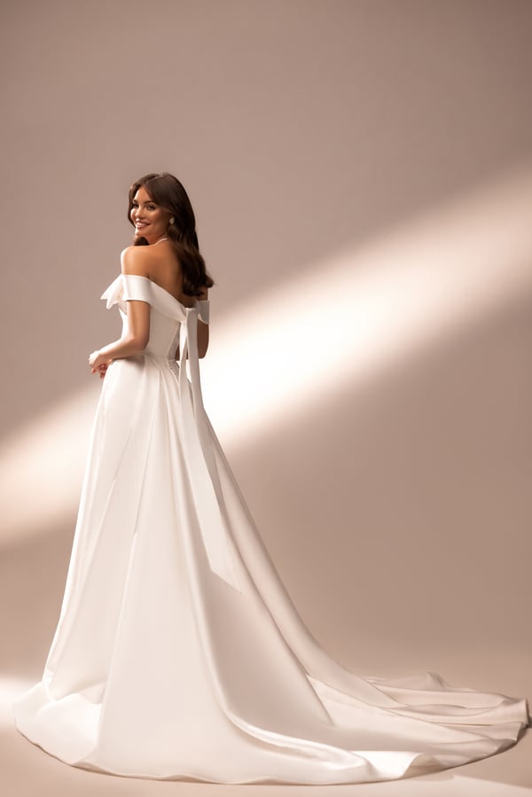 Elegant Satin Wedding Dress Off The Shoulder A-Line For Women Floor Length Bridal Gowns Customize To Measures Robe De Mariee