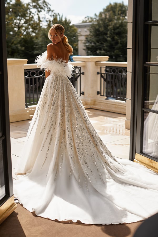 Elegant Feather Wedding Dresses Puffy Off The Shoulder A Line Wedding Dress Sequined Lace Country Bridal Gowns