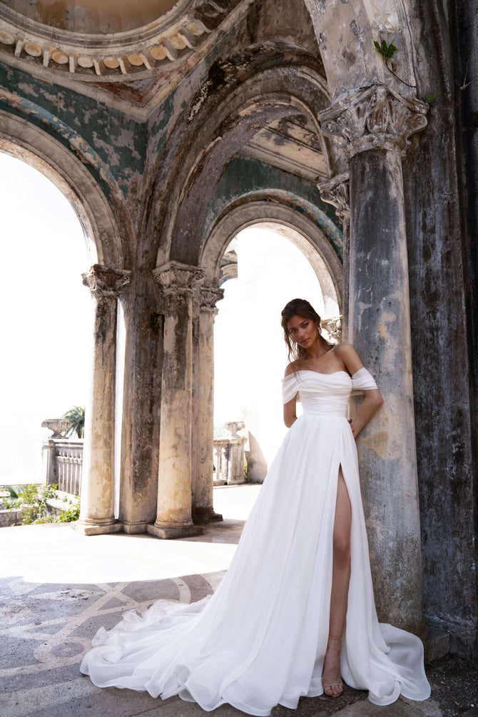 Chic Hochzeitskleid vom Schulter-Seitenschlitz Brautpartykleider plus Größe a-line bodenlange Robe de Mariée