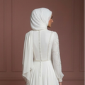 Pearl White Chiffon Flowing Wedding Dress – Elegant Hijab-Friendly Style Muslim