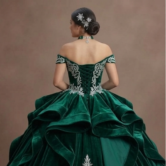Quinceañera Dress Emerald Green Velvet Winter Royal Theme