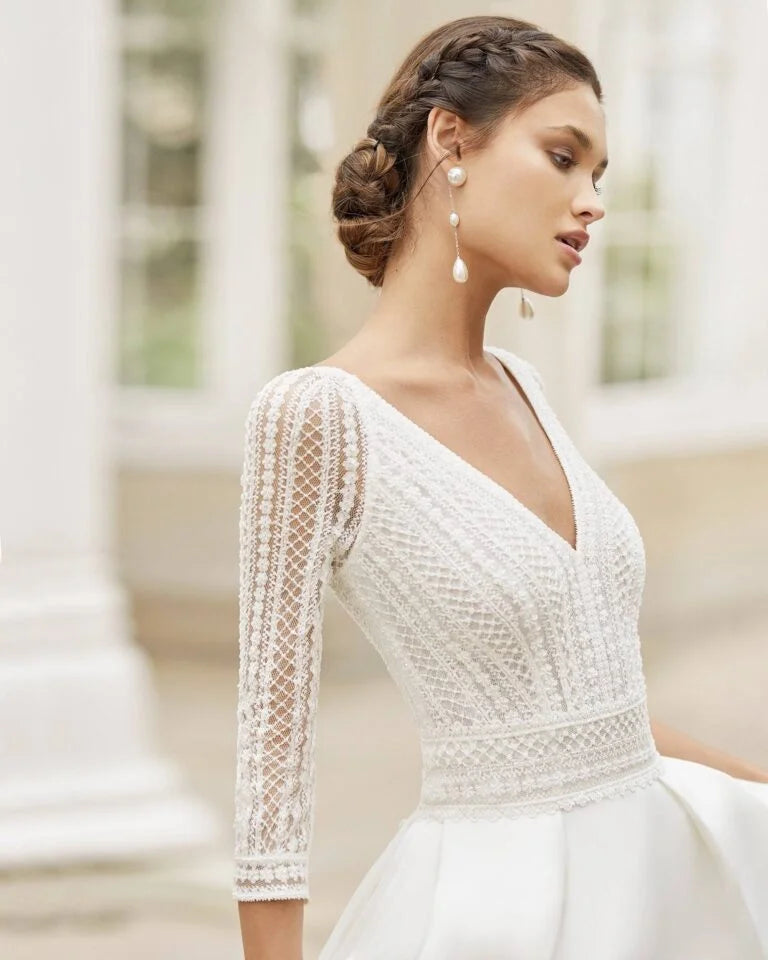 Romantic Long-Sleeve A-Line Wedding Gown with Graceful V-Neckline and Exquisite Lace Detailing for a Timeless Bridal Look