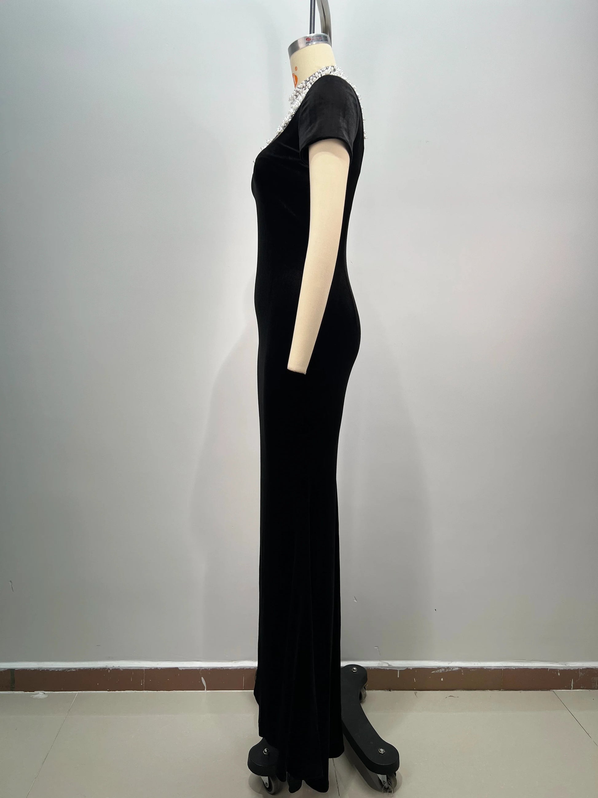 High Quality Women Short Sleeve Pearl Beading Velvet Bodycon Long Dress Elegant Evening Party Celebrate Cocktail Dress