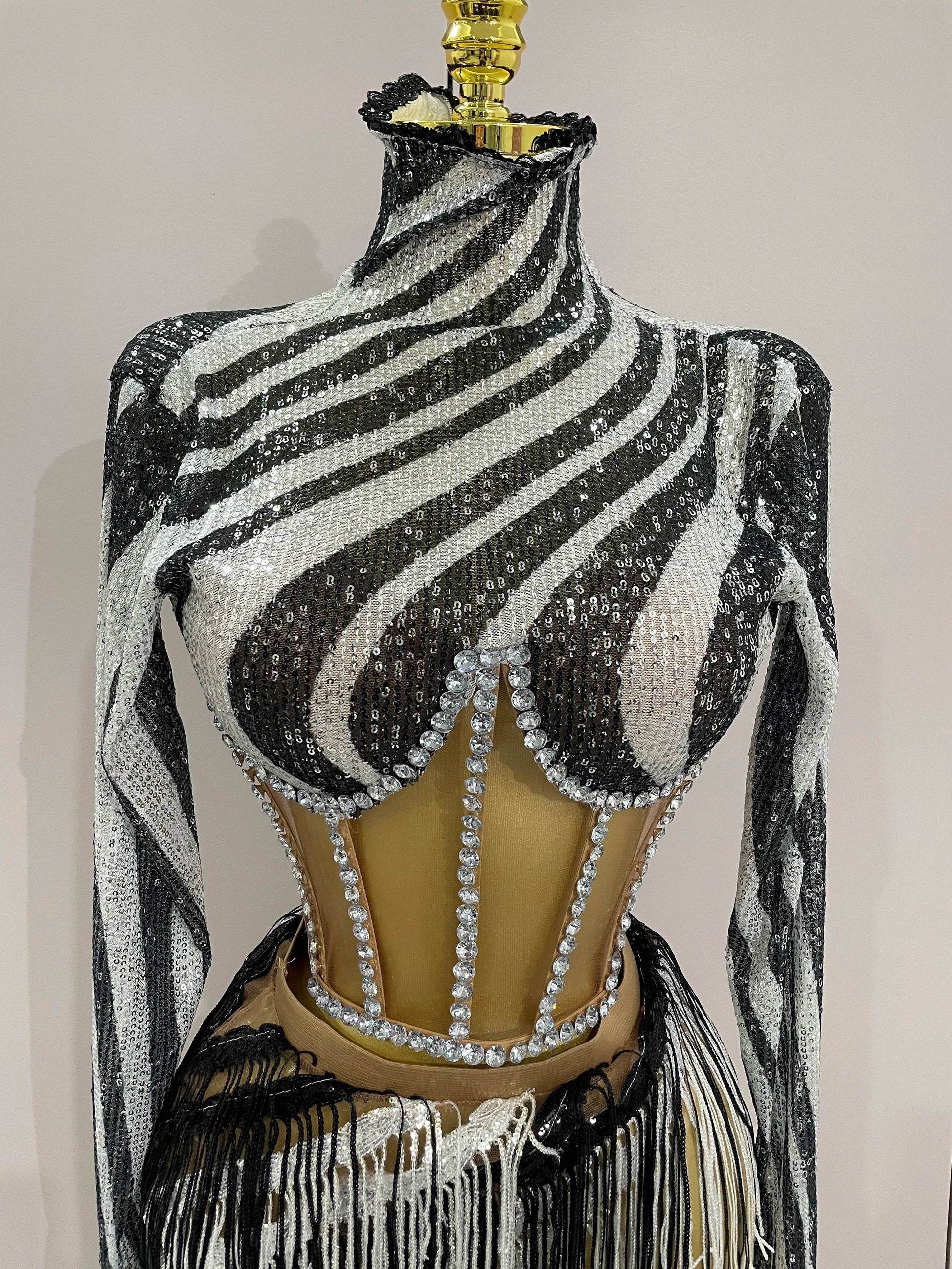 Shiny Diamond Sequin Tassels Sexy Mesh Long Sleeved Two Piece Set Women Evening Birthday paty Nightclub Stage Costume