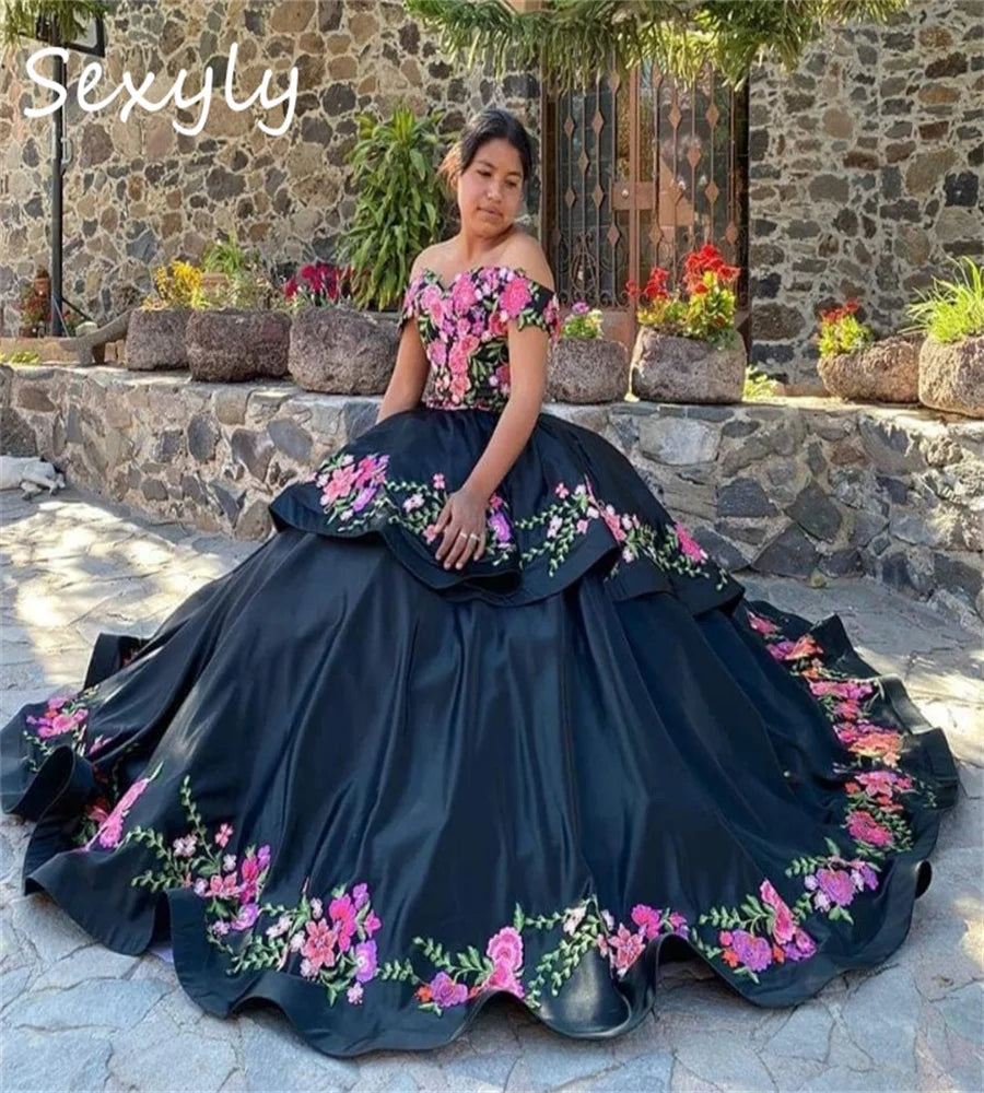 Black Mexican Quinceanera Dresses Charro Plus Size Colorful Embroidery Masquerade Vestidos De Quinceañera Debutante Customized black