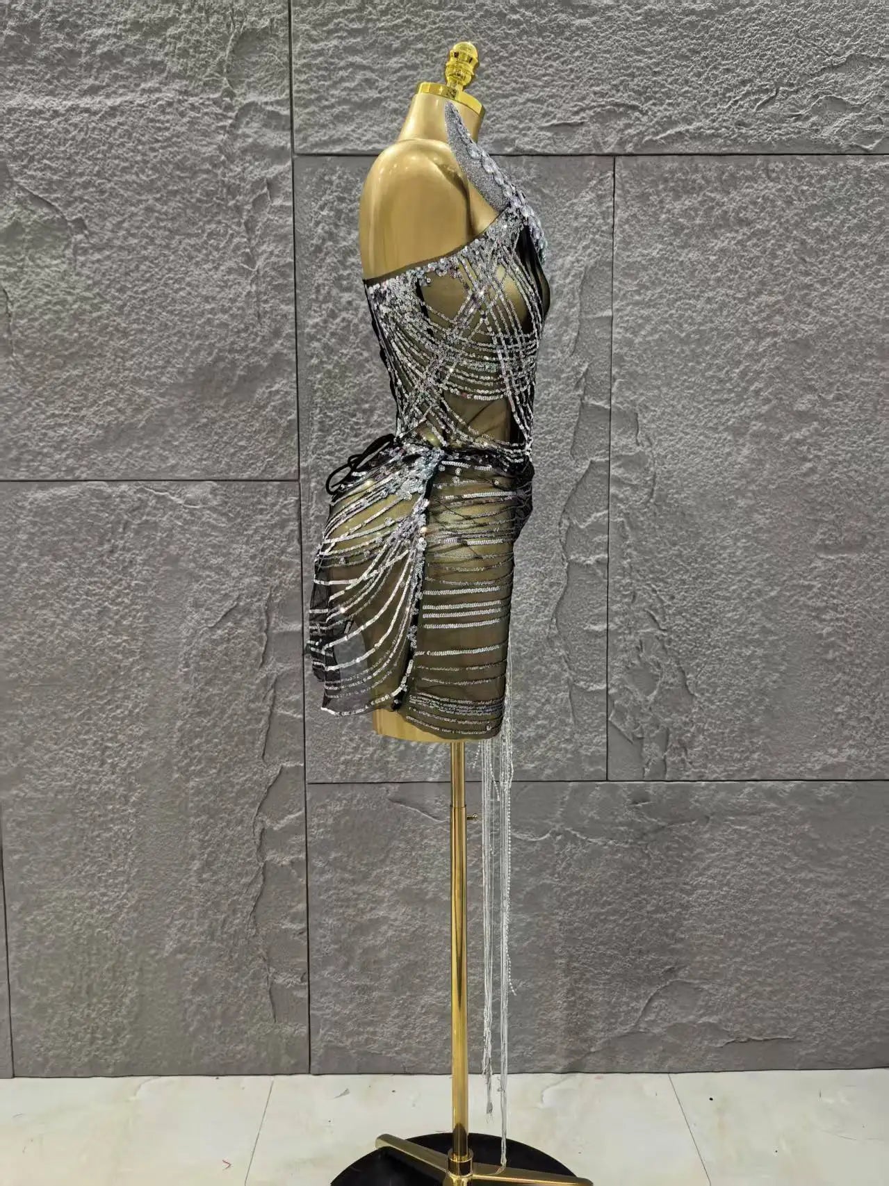 Women Sexy Strapless Shinning Sequins Bodycon Mini Dress Celebrate Nightclub Party Birthday Photo Shoot Stage Wear