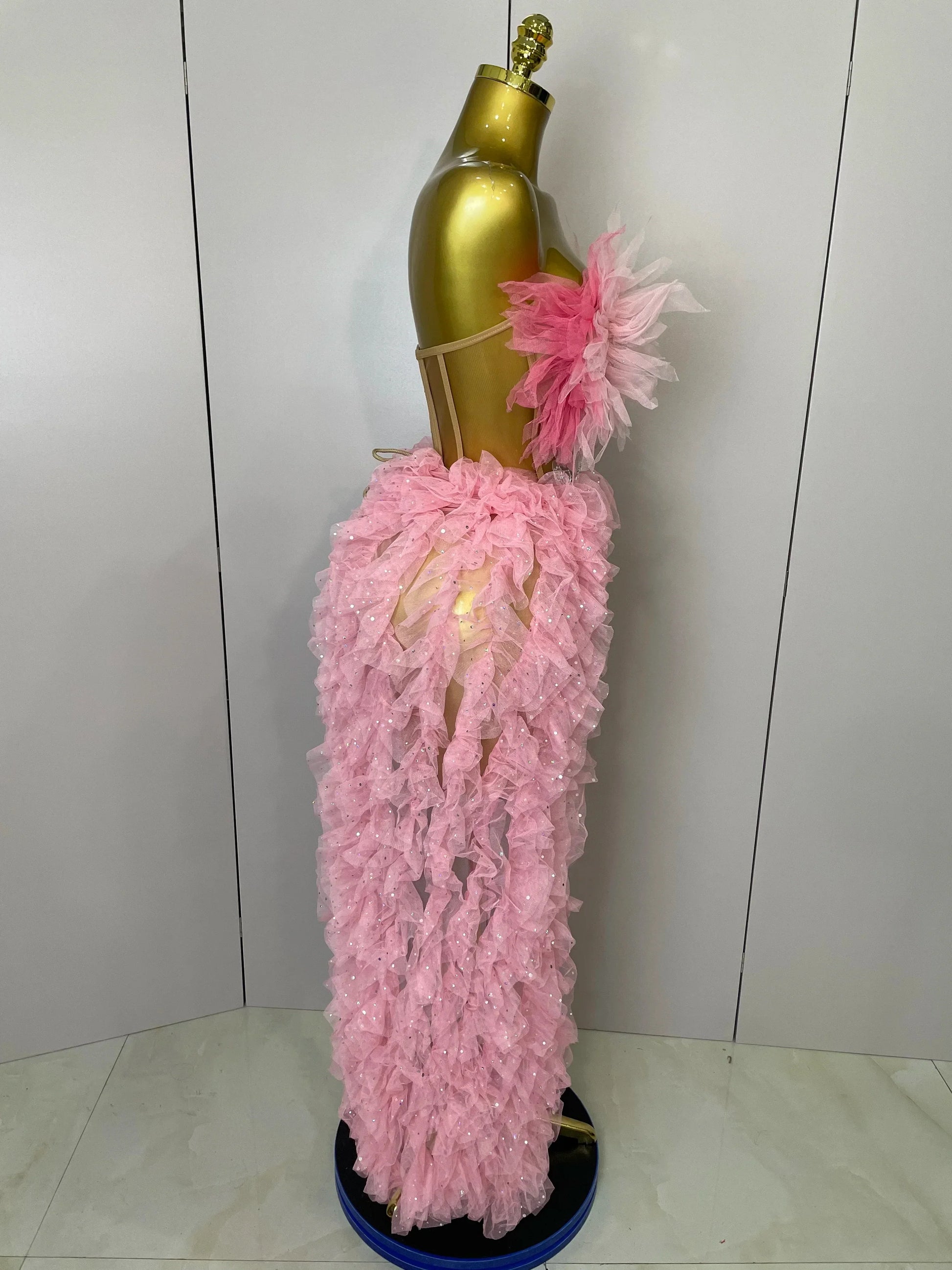 Women Pink Ruffles Sexy Strapless Mini Tops 2 PCS Set Dress Nightclub Bar Birthday Party Evening Stage Performance Costume