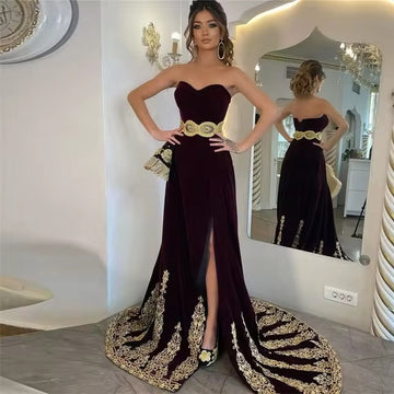 Vestido de noche elegante de corte A, apliques de encaje sin tirantes, cinturón, vestido de fiesta con abertura lateral alta, traje argelino hasta el suelo