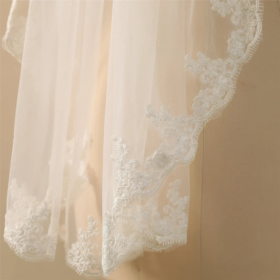 Short Bridal Veil Lace Tulle Wedding Veil in White , Off-white , Ivory
