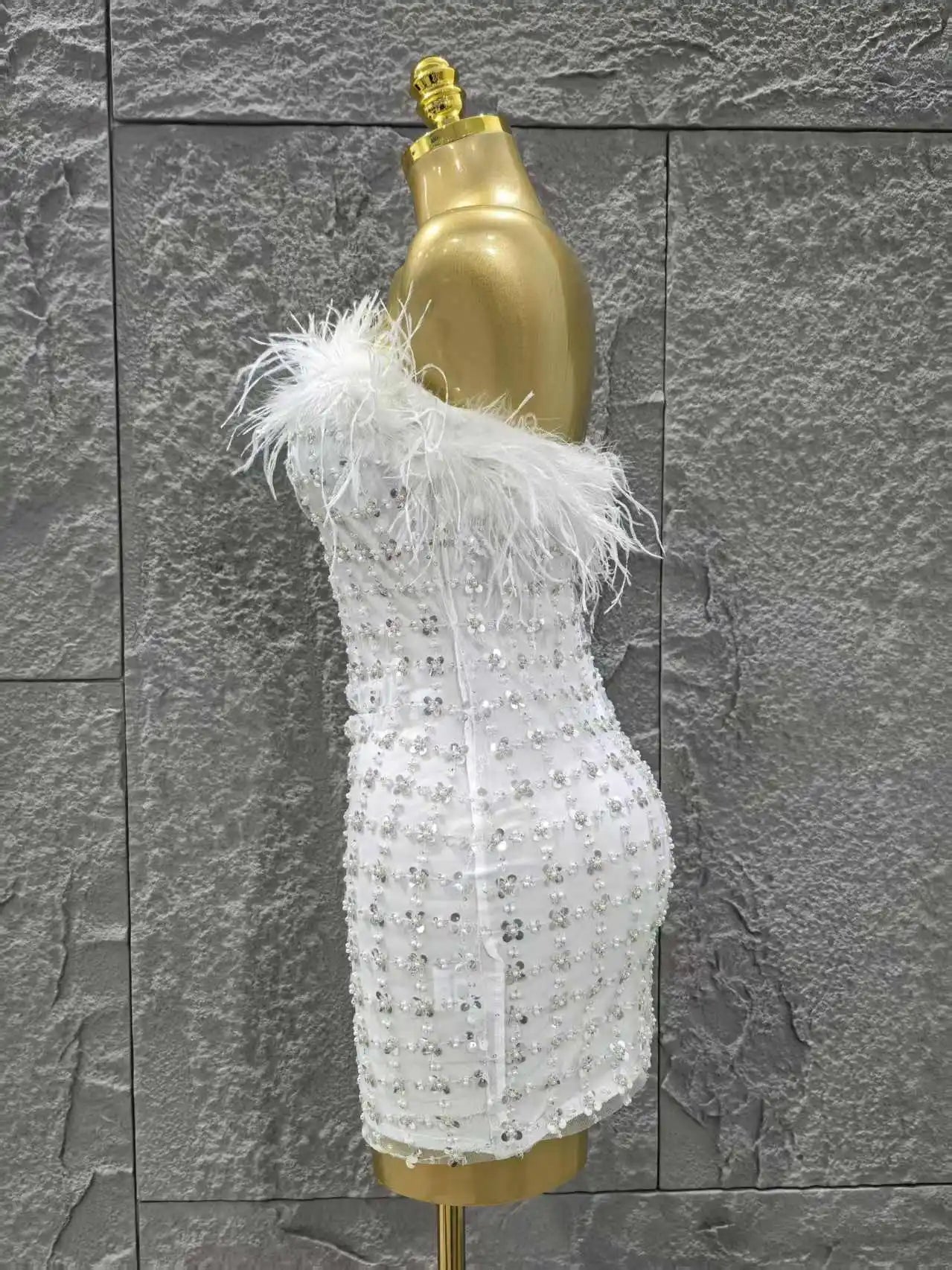 White Color Women Shinning Sequins Straples Bodycon Mini Dress Feathers Fashion Celebrate Birthday Party Cute Cocktail Dress