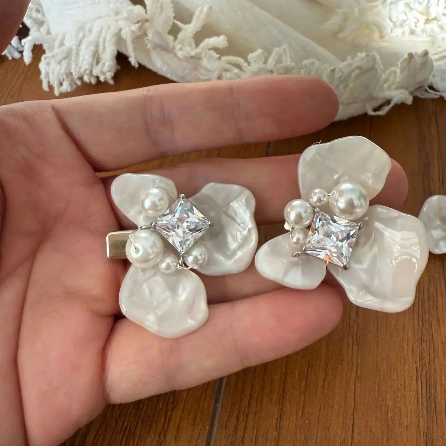 Pearls Hair Pin Clip Crystal Head Piece For Bride Bridesmaids Women Rhinestones Hairpin Bridal Jewelry Wedding Accessories