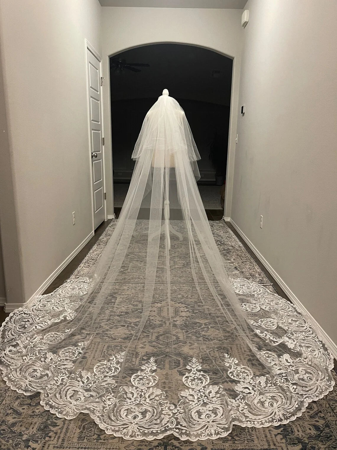 2 Layer Wedding Veil, Ivory Bridal Veil 137" Long Classic Wedding Veil Vintage Lace with Blush Comb