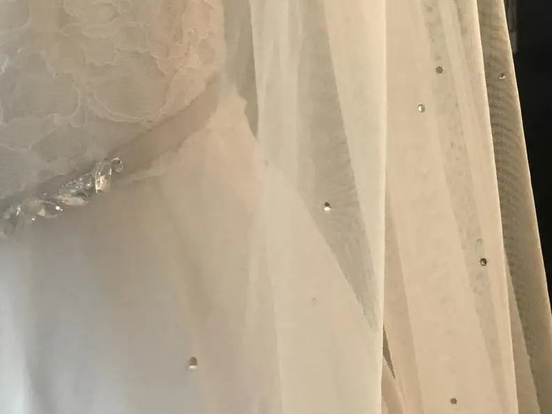 Crystal Wedding Veil, Circle Drop Veil, 1 Tier Wedding Veil with Scattered Rhinestone Crystals no Comb