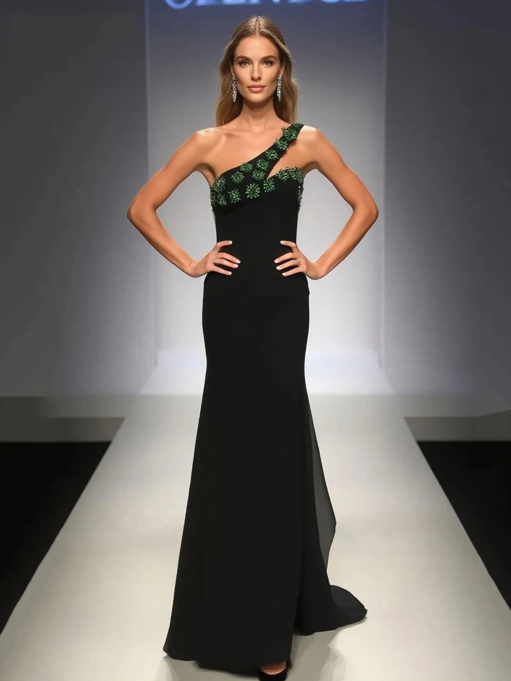 Shining Diamond Women Long Dresses Fashion One Shoulder Sleeveless Bandage Vestidos Female Bodycon Evening Cocktail Party Gowns