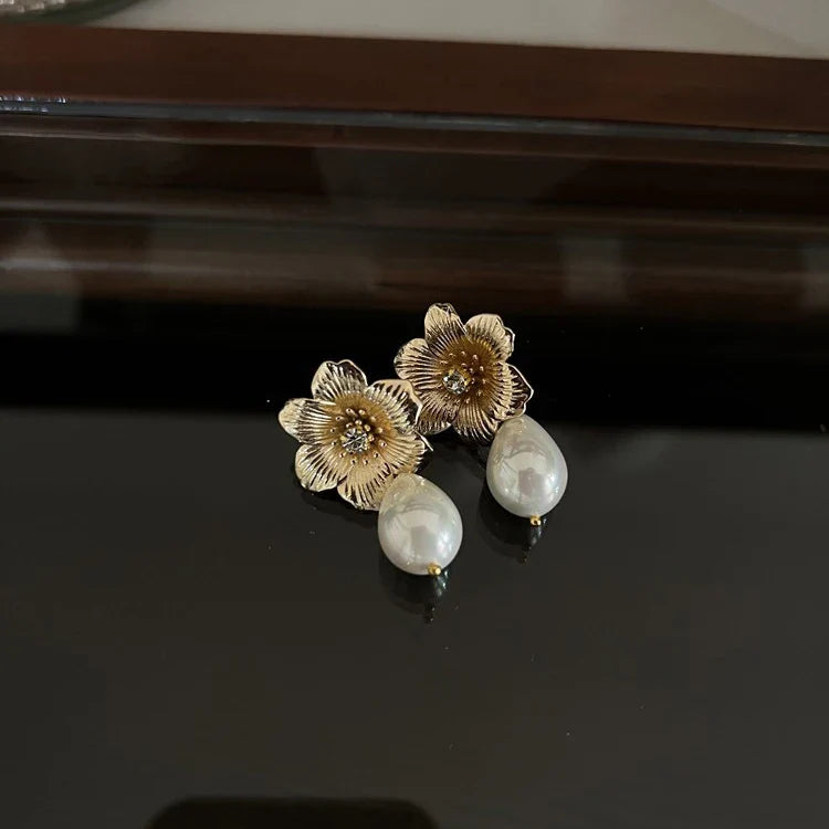 Bridal Jewelry Flower Head Pieces Pearl Hair Comb Pin Clip Vintage Gold Color Brides Bridesmaids Hairpin Wedding Accessories K07