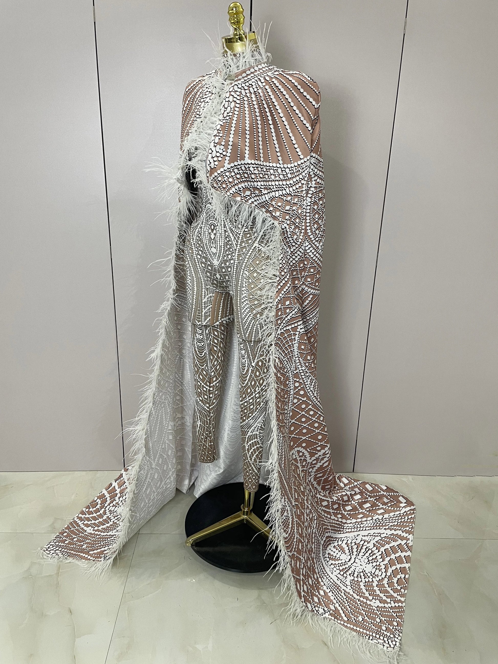 Luxury Feathers Cloak White Printing Sexy Sheath Jumpsuit Women Evening Party Bar Nightclub Singer Stage Performance Costume