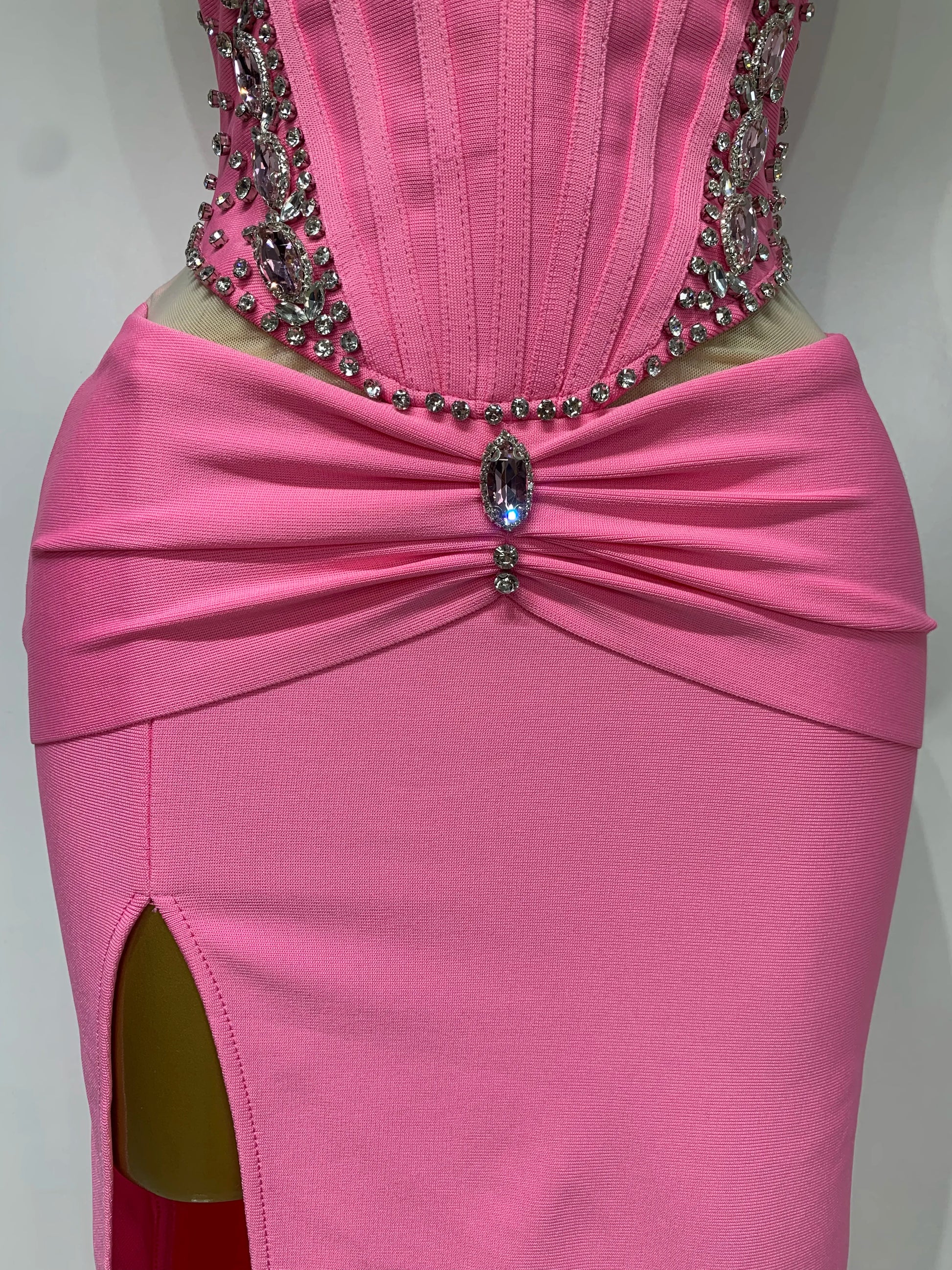 Women Sexy Backless Bodycon Sleeveless Bandage Dress Elegant Prom Gown Club Evening Party Luxury Birthday Wedding Guest Dresses