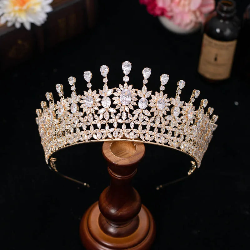 Bridal Hair Jewelry AAA Zircon Tiaras and Crowns Zirconia Headpiece For Brides Women Princess Queen Headband Wedding Accessories a gold color