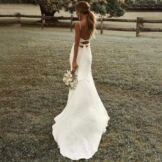 Enkel sjöjungfru vit bröllopsklänning spaghettiremmar med hög slits satin rygglös vanlig brudklänning sveptåg vestido de novia