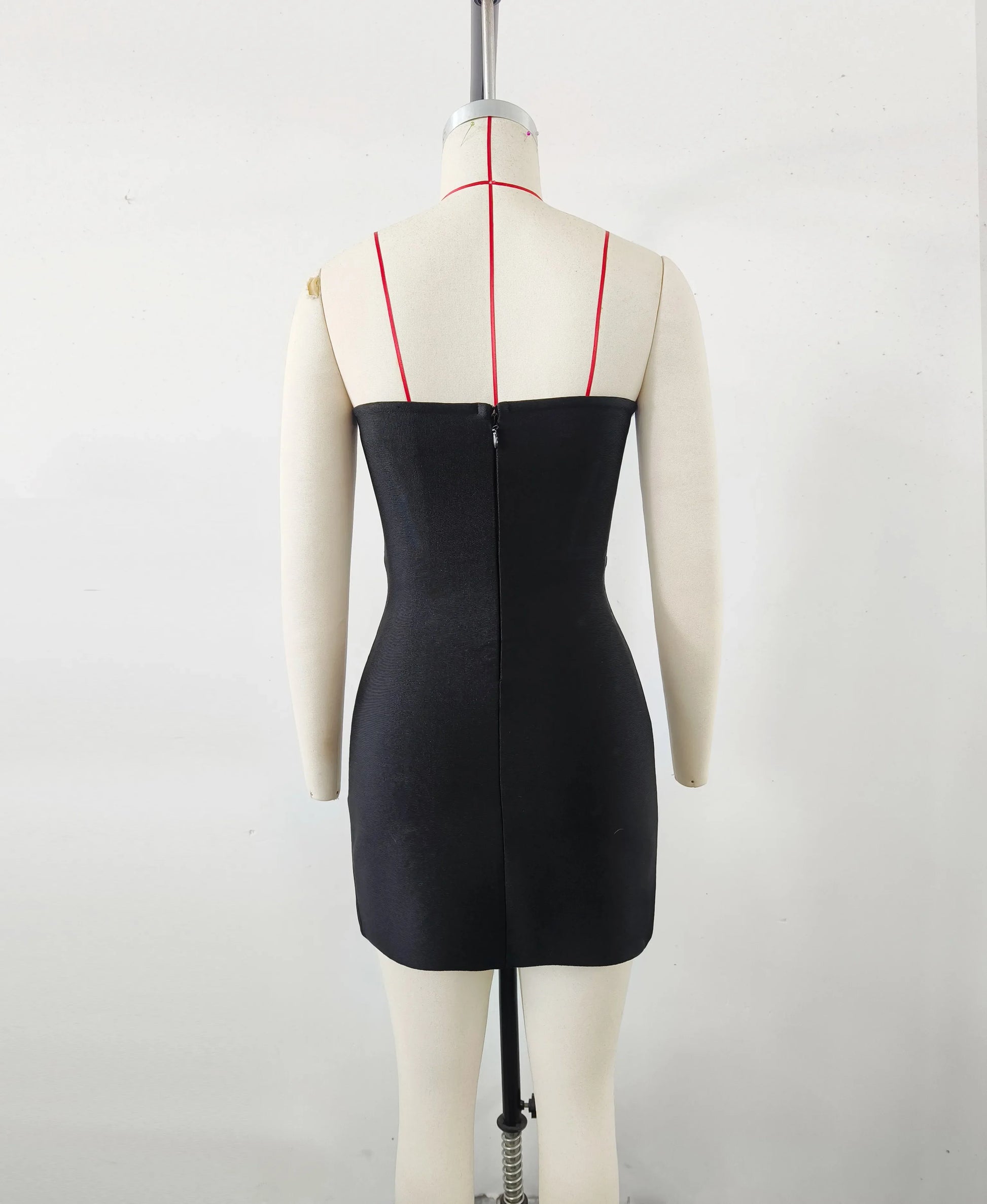 Black Color Women Sexy Strapless Shinning Rhinestones Bodycon Mini Bandage Dress Nightclub Party Celebrate Fashion Outfit