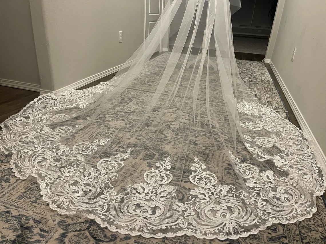 2 Layer Wedding Veil, Ivory Bridal Veil 137" Long Classic Wedding Veil Vintage Lace with Blush Comb
