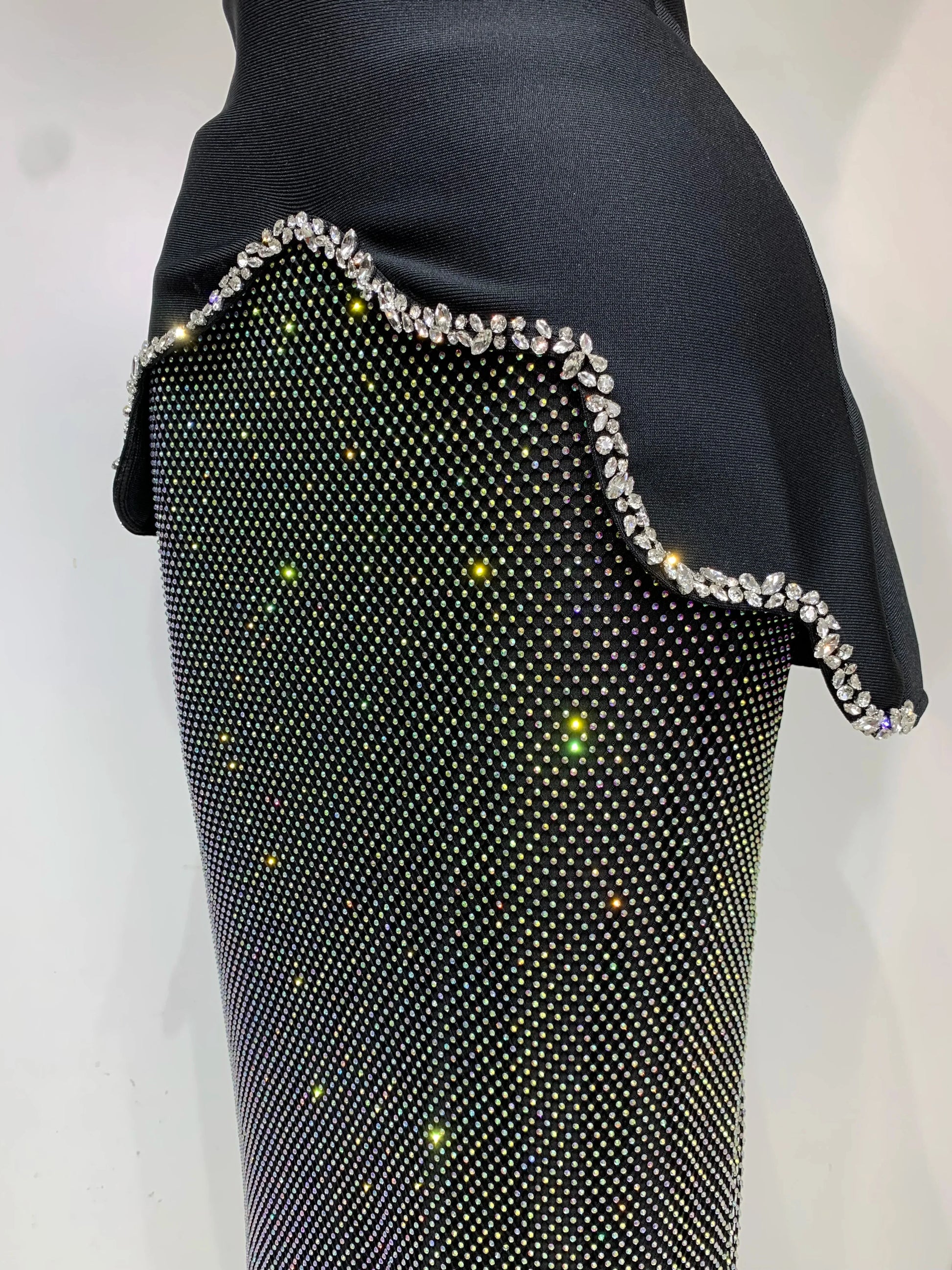High Quality Black Design Sleeveless Rhinestone Top + Hot diamond Skirt Suit Evening Party Dress Nightclub Luxury Birthday Gown