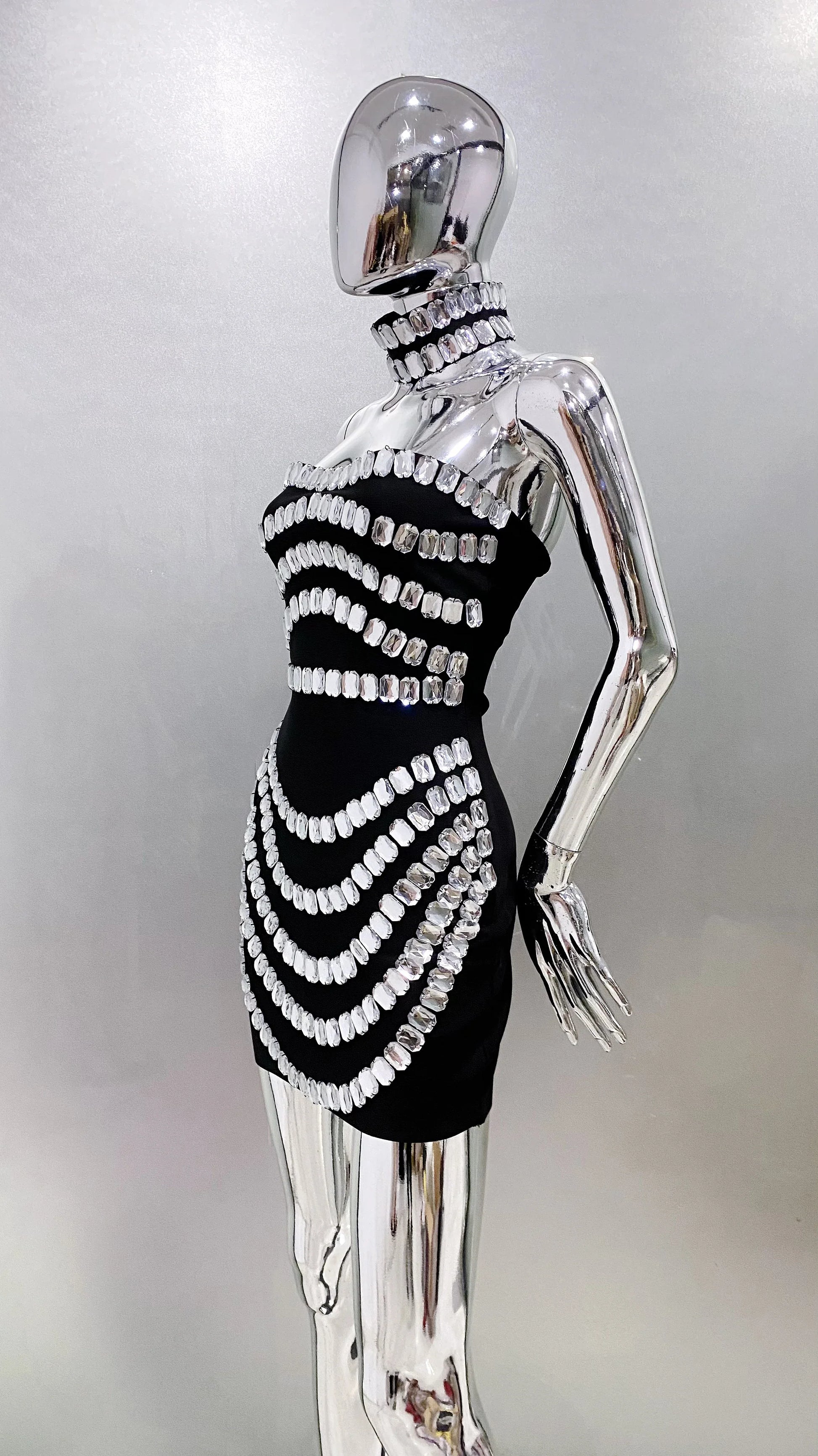 Spring Women Sexy Strapless Big Crystak Bodycon Mini Bandage Dress Necklace Fashion Celebrate Nightclub Party Dress