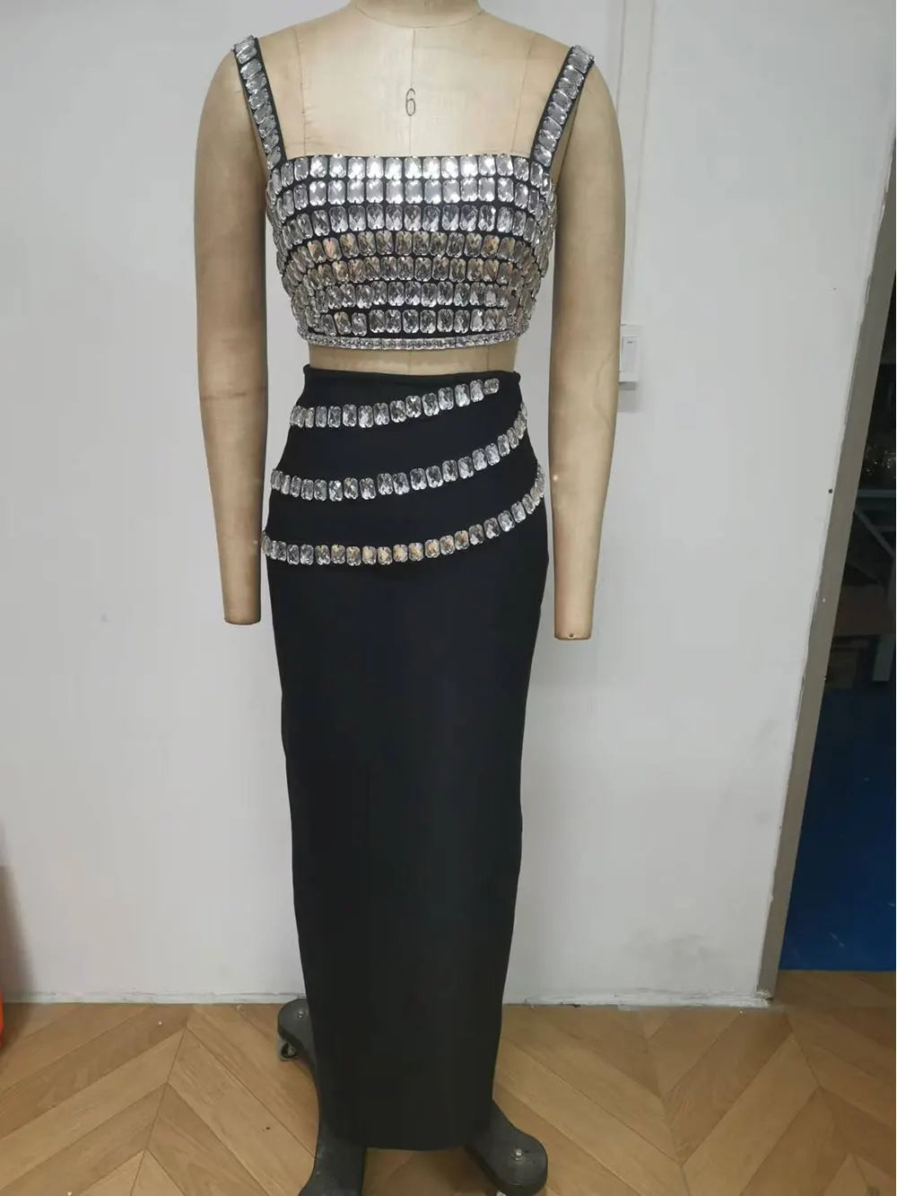 Sexy Women Light Luxury Nail Bead Long Skirt Set Spaghetti Strap Sleeveless Ultra Short Vest+High Waist Skirt Two-Piece Set black