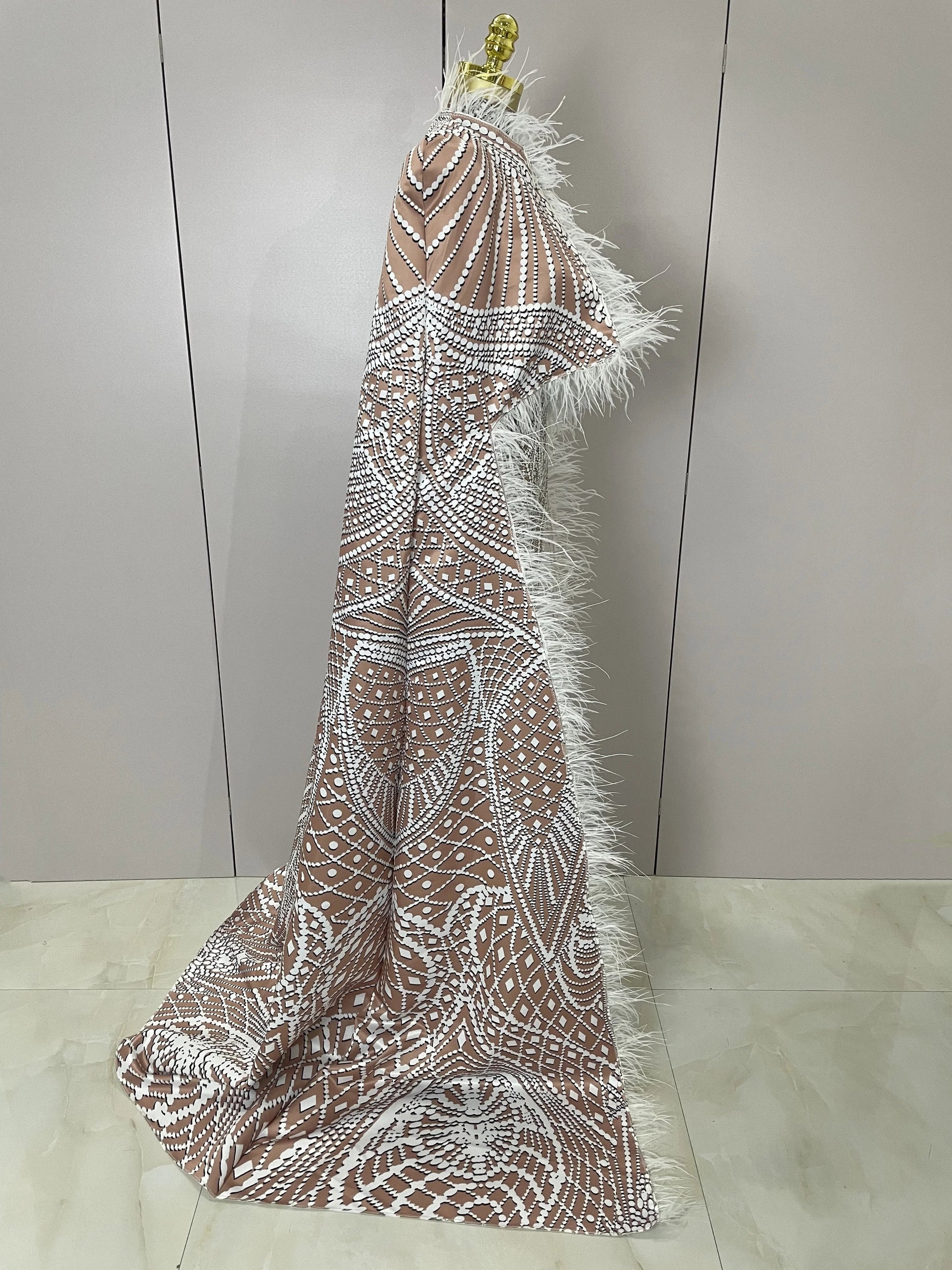 Luxury Feathers Cloak White Printing Sexy Sheath Jumpsuit Women Evening Party Bar Nightclub Singer Stage Performance Costume