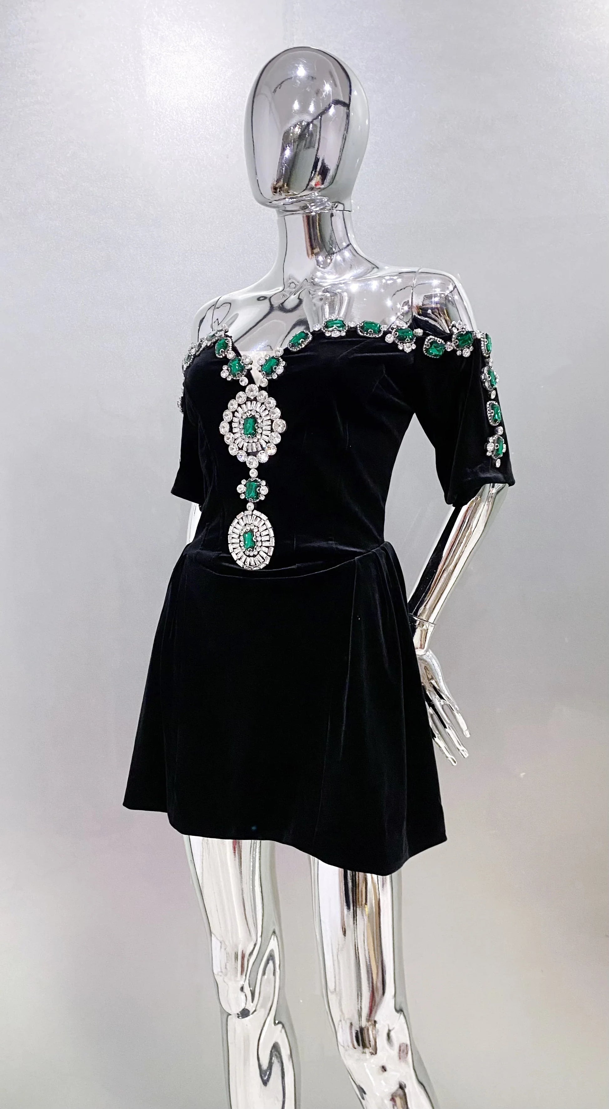 Spring Women Sexy Strapless Half Sleeve Shinning Rhinestones Bodycon Mini Velvet Dress Celebrate Birthday Cocktail Dress