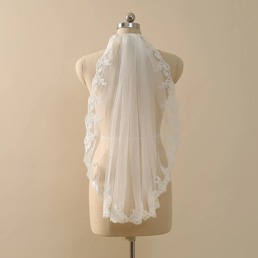 Short Bridal Veil Lace Tulle Wedding Veil in White , Off-white , Ivory