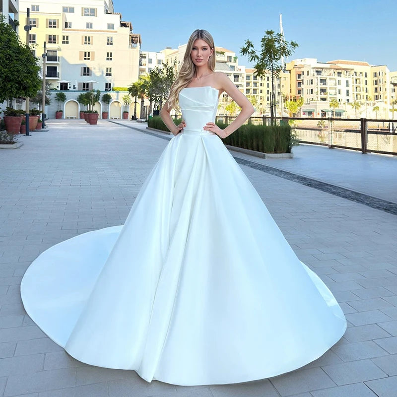 White A-Line Wedding Dresses Strapless Sweep Train Satin Princess Bridal Dress Formal Wedding Ball Prom Gown Customized