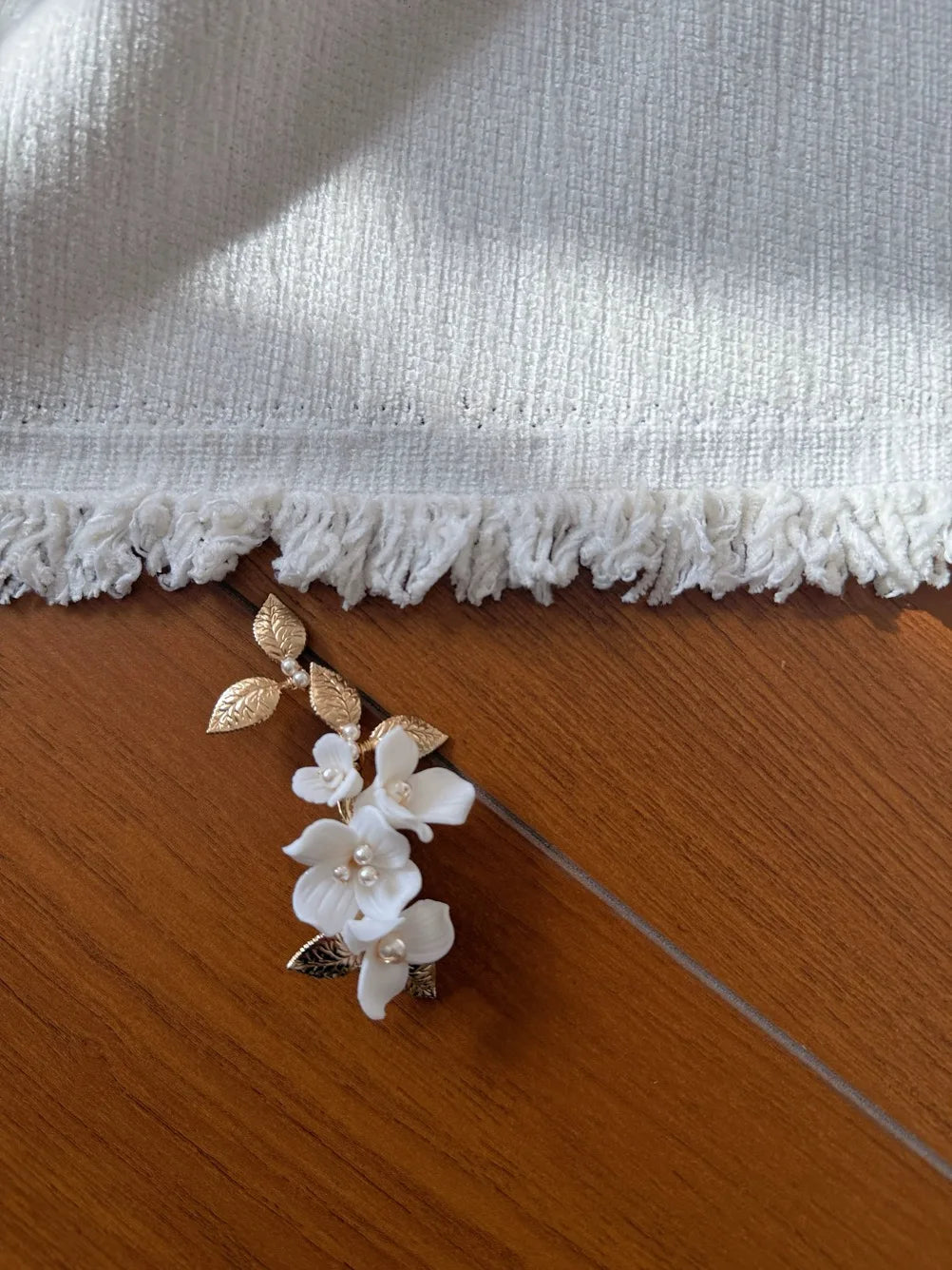 Leaf Flower Head Pieces Vintage Hair Comb Clip Pin For Brides Women Gold Color Pearl Hairpin Wedding Accessories Bridal Jewelry a