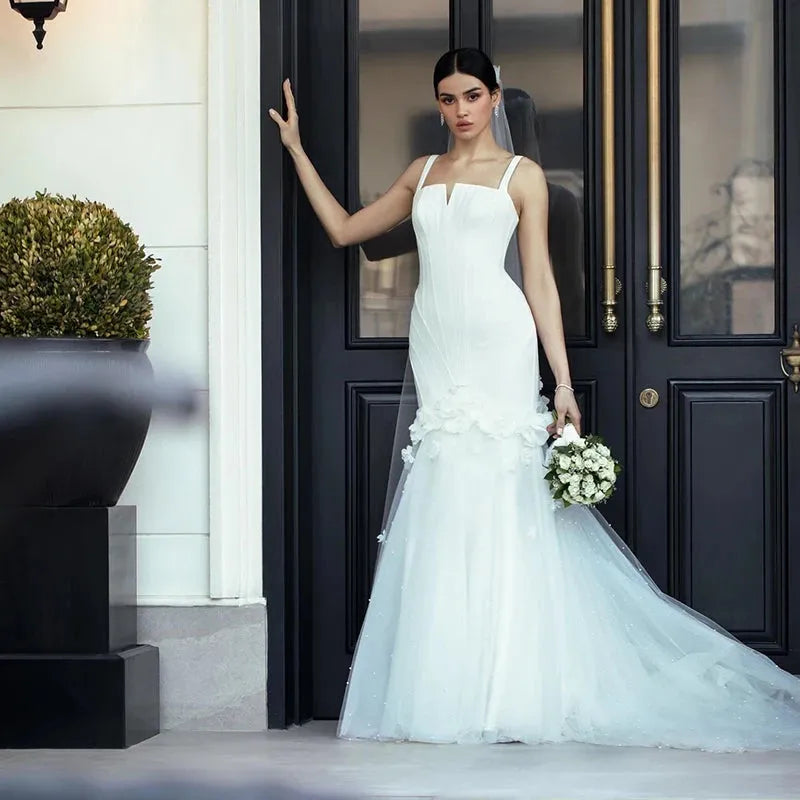 Abiti da sposa sirena bianca senza maniche con applicazioni e strascic - Main Image