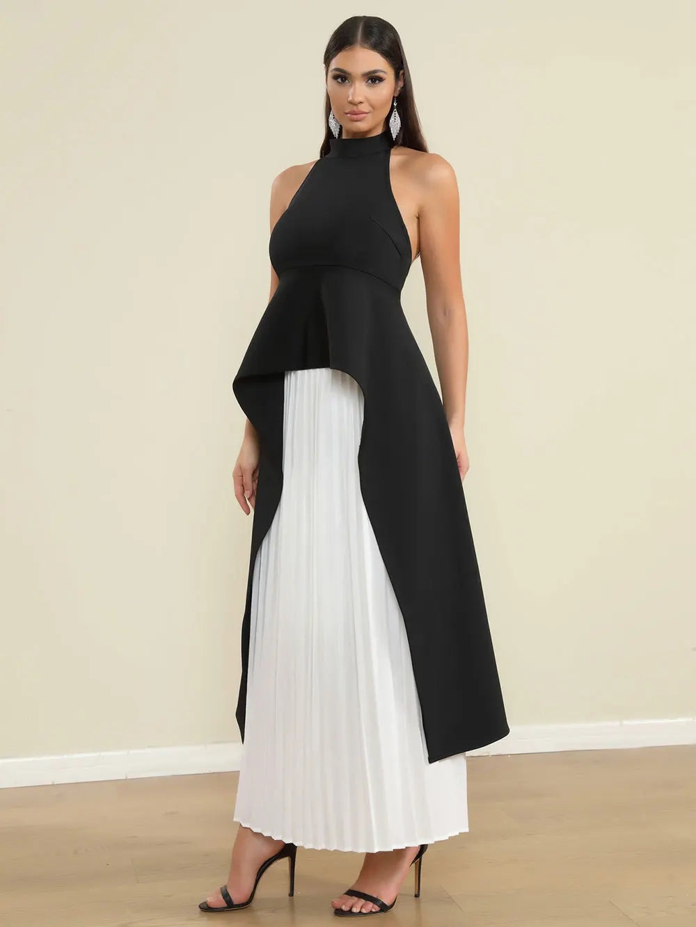 Elegant Women's Loose pleated Long Dress with Stand up Collar and Sleeveless Black and White Dress Fashion Banquet Vestidos