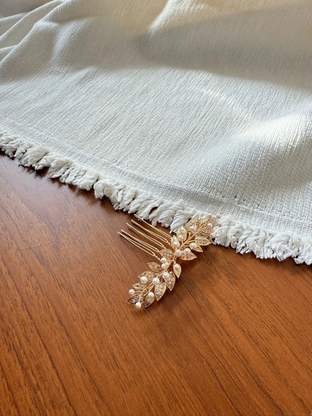 Leaf Flower Head Pieces Vintage Hair Comb Clip Pin For Brides Women Gold Color Pearl Hairpin Wedding Accessories Bridal Jewelry b