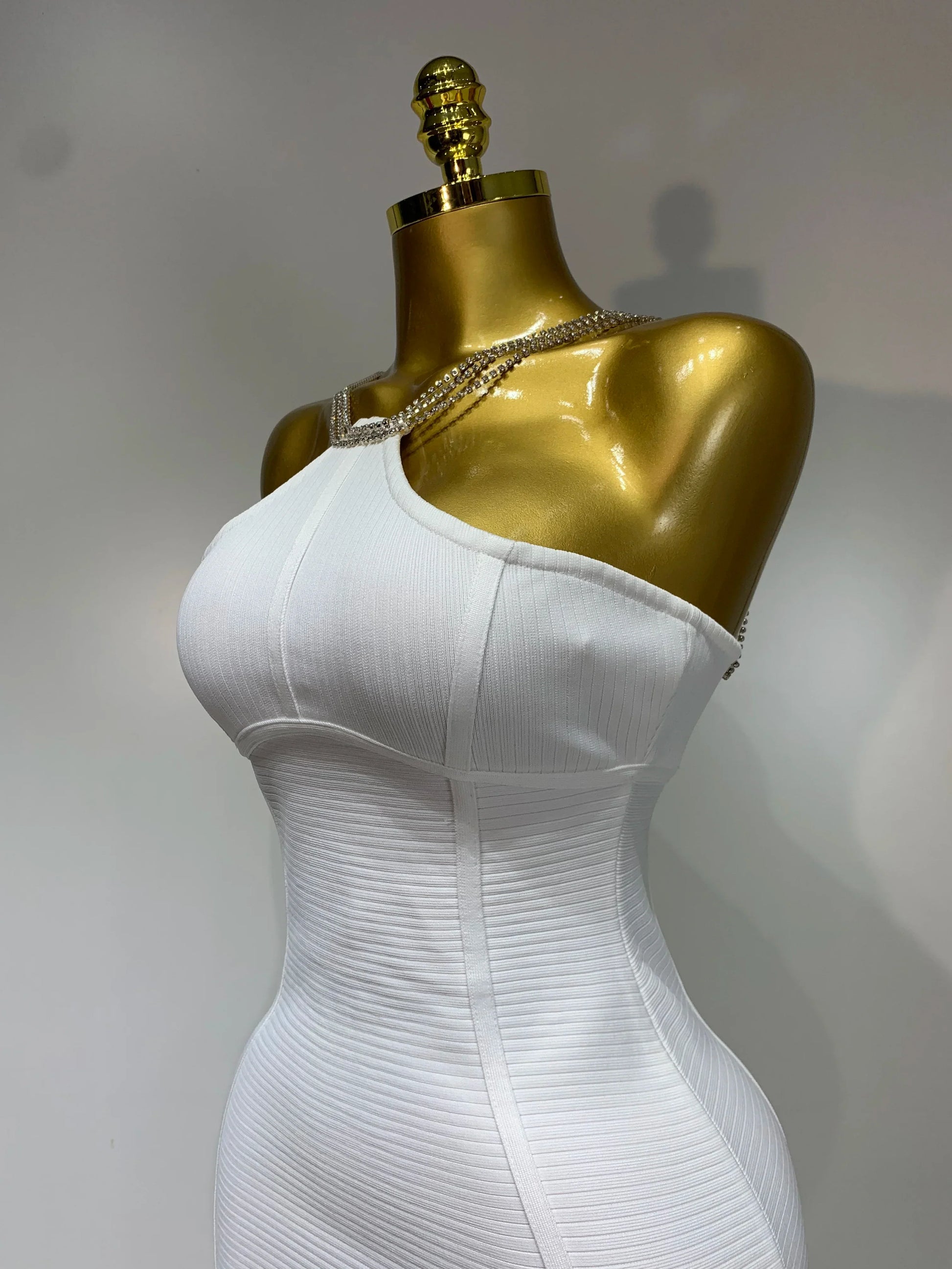 Sexy Sling Backless Crystal Diamonds Chain Bodycon Bandage Dress White Elegant Evening Club Luxury Birthday Party Dresses