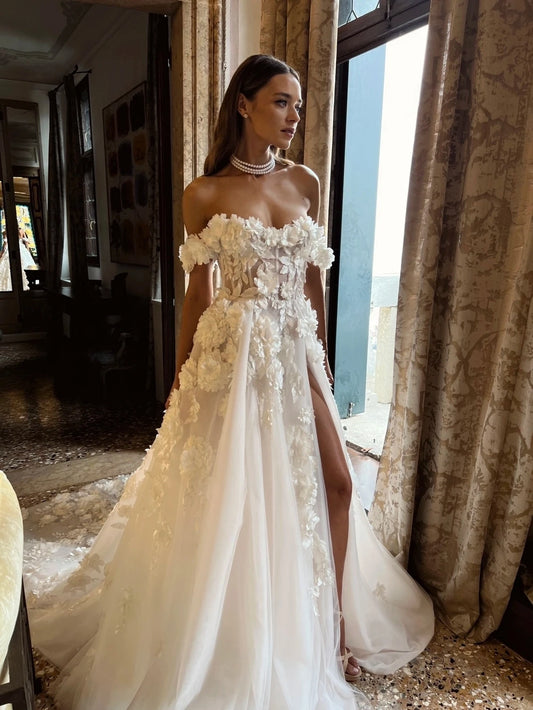 Anmutig Off the Schulter Hochzeitskleid Klassische 3D Blumenbraut Robe weiße A-Linie Tüll Long Brautkleid Robe de Mariée