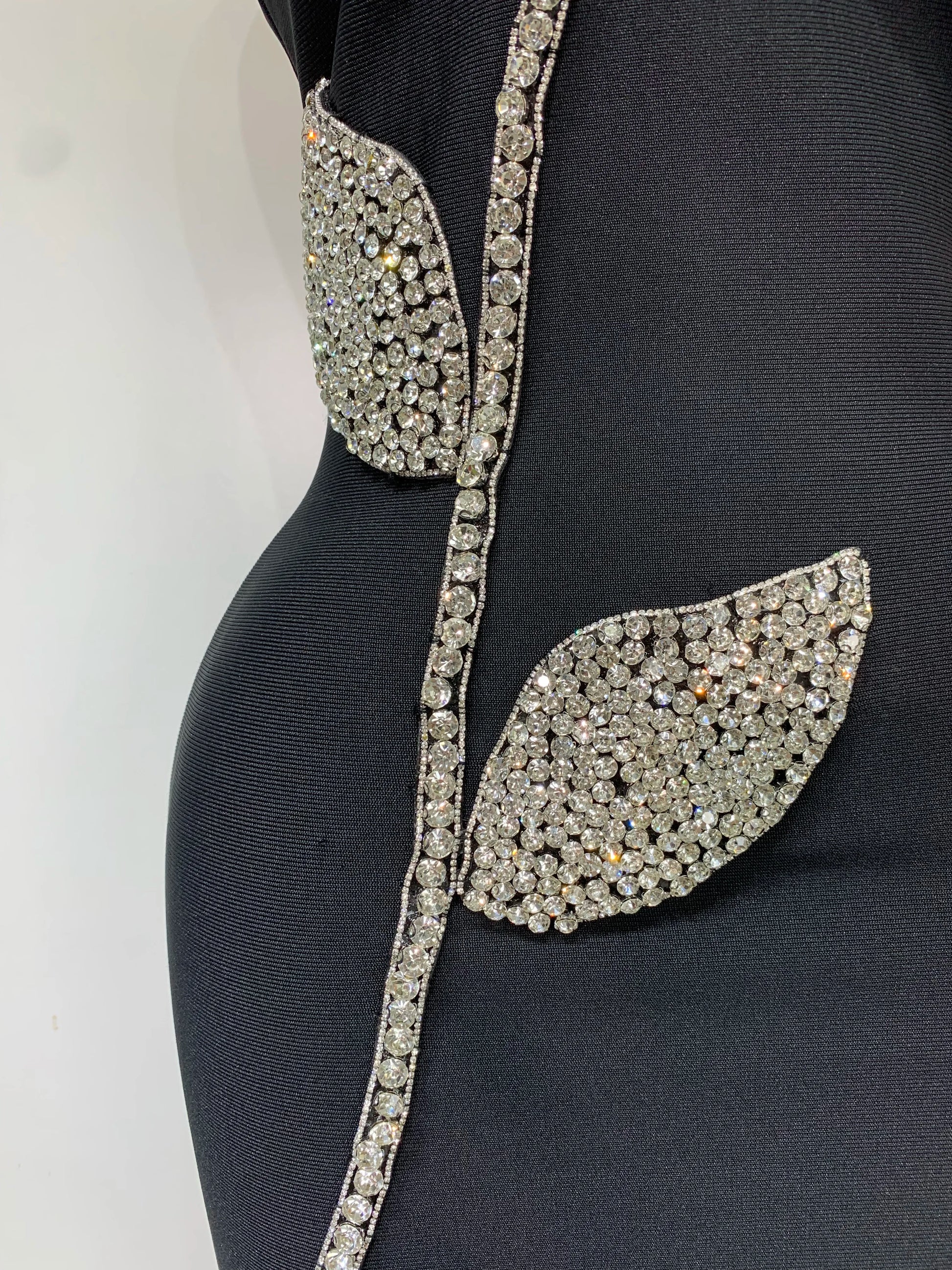 Women Luxury Diamonds Feather Black Bodycon Bandage Dress 2025 Celebrity Elegant Evening Party Birthday Nightclub Dresses