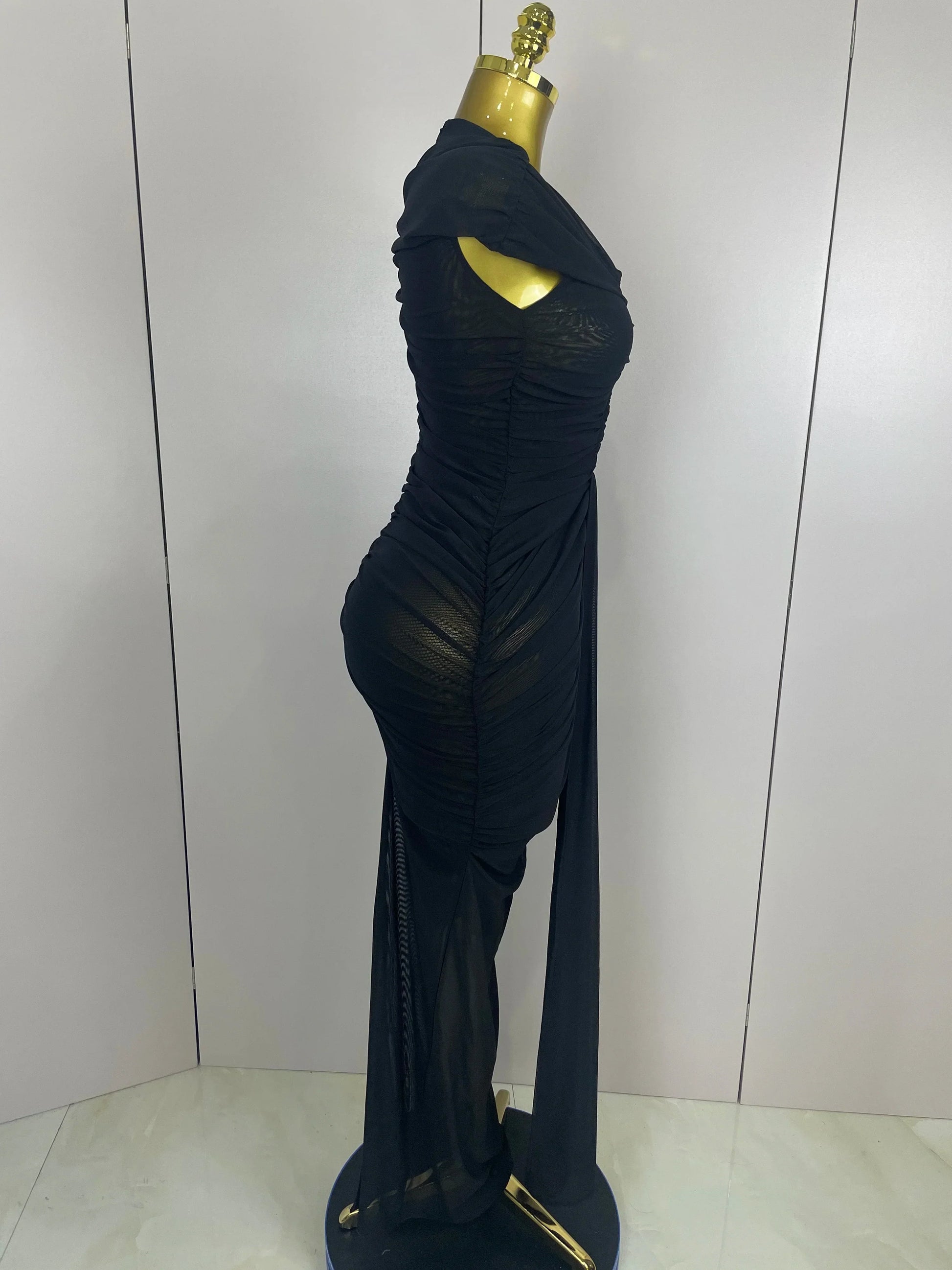 Sexy Sleeveless O-Neck Bodycon Mesh Long Dress Women Hollow Out Celebrate Fashion Show Celebrity Evening Party Club Dress