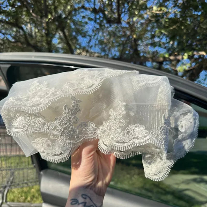 Short Bridal Veil Lace Tulle Wedding Veil in White , Off-white , Ivory