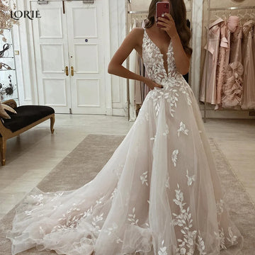 Blush Pink Lace Elegant Wedding Dresses Low-Cut V-Neck Appliques A-Line Bride Gowns Princess Spaghetti Straps Bridal Gown