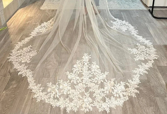 3M 3.5M 4M 5M Cathedral Wedding Veil White Off-White Ivory Lace Applique Long Bridal Veil Metal Comb