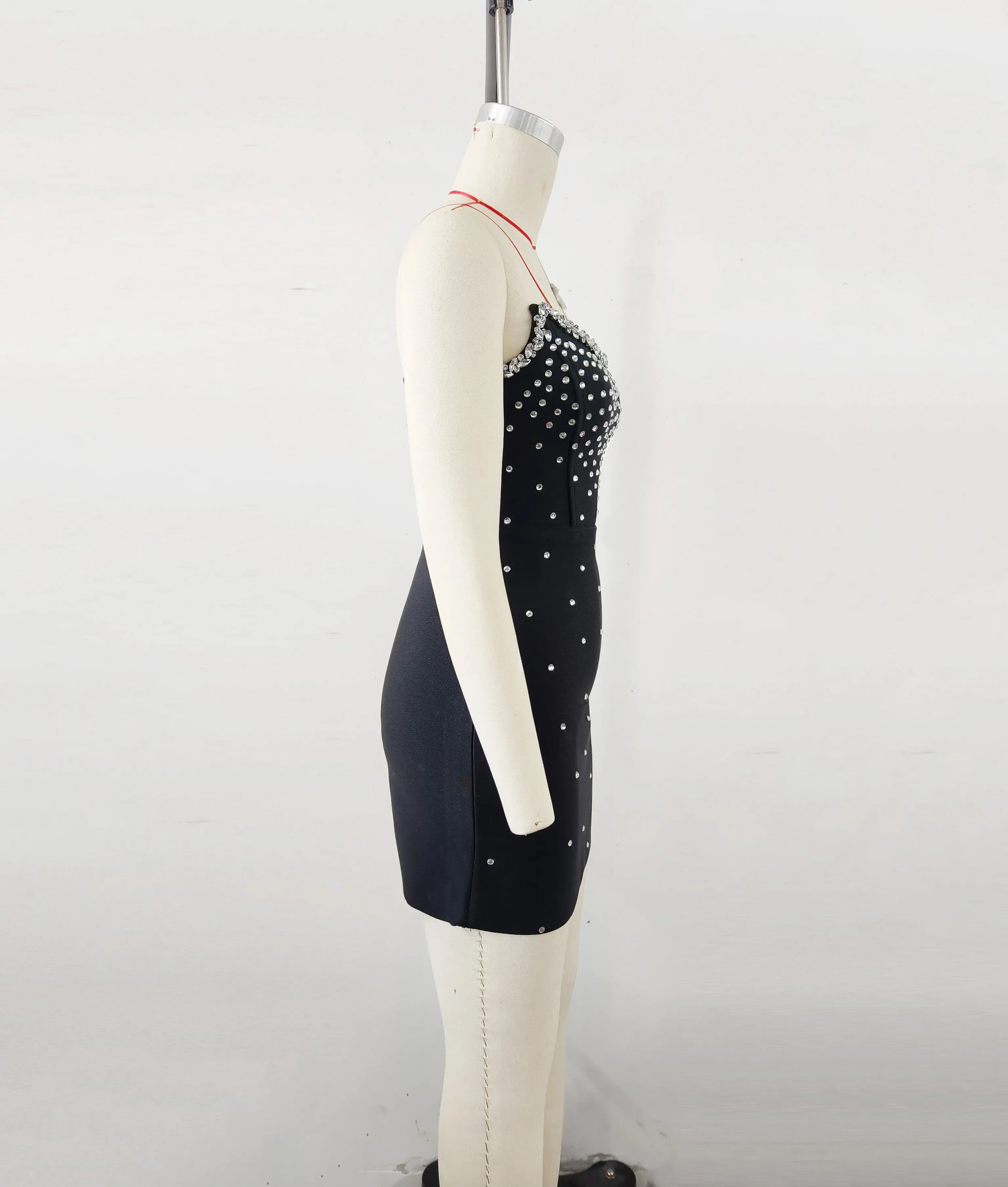 Black Color Women Sexy Strapless Shinning Rhinestones Bodycon Mini Bandage Dress Nightclub Party Celebrate Fashion Outfit