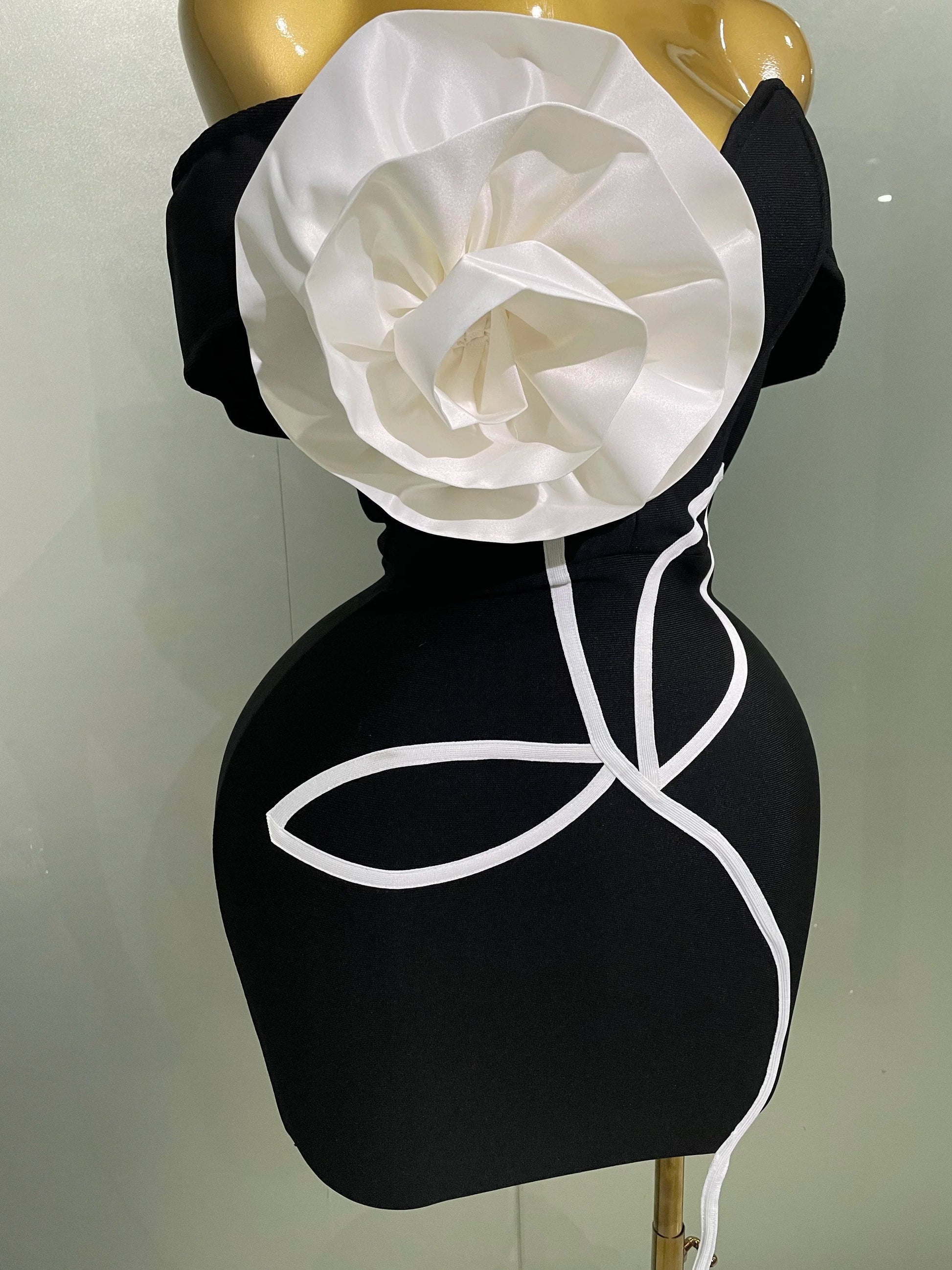 Women Sexy Off Shoulder White Flower Black Mini Bodycon Bandage Dress Luxury Celebrity Evening Club Elegant Party Gowns