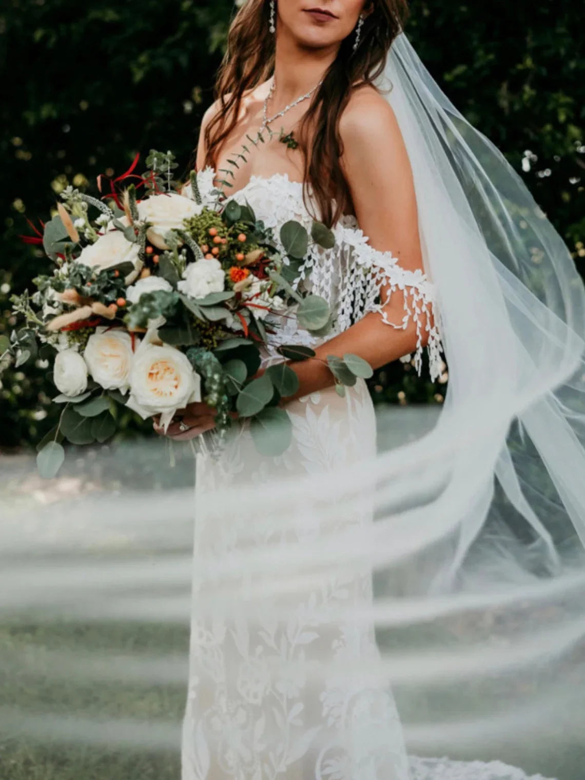 Signature Soft Long Tulle Wedding Veil with Cut Edge Simple Bridal Veil