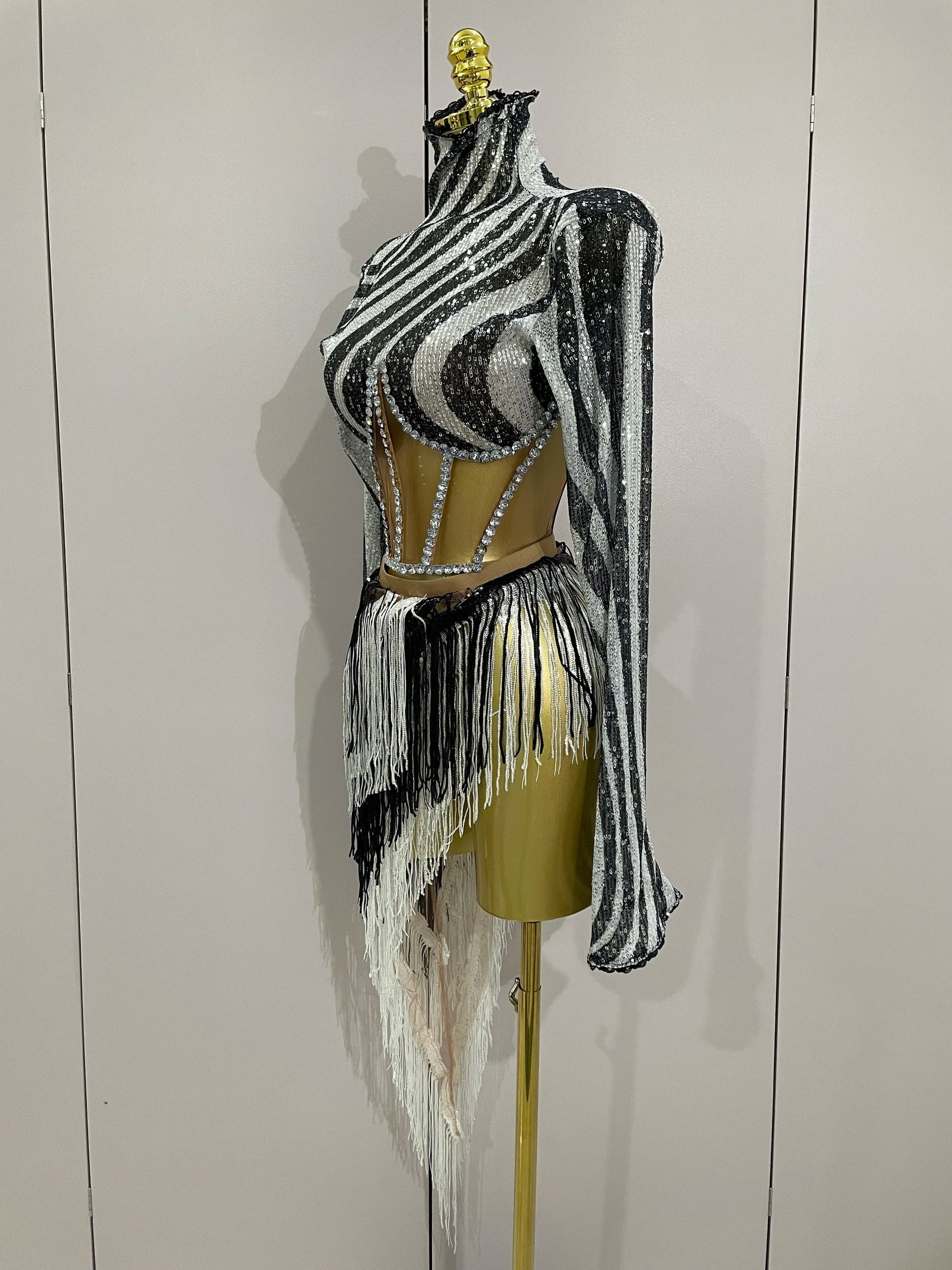 Shiny Diamond Sequin Tassels Sexy Mesh Long Sleeved Two Piece Set Women Evening Birthday paty Nightclub Stage Costume