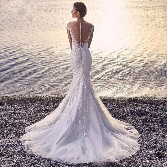 Kort ärm elegant bröllopsklänning Slim Back With Button Lace Brodery Mermaid Bridal Dress Custom Made Vestido de Noiva