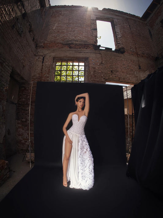 Robe de désherbage à fente latérale romantique Elegant A-Line Bride Robe Pearls 3d Fleurs Longueur Bridal Robes Vestidos de Novia